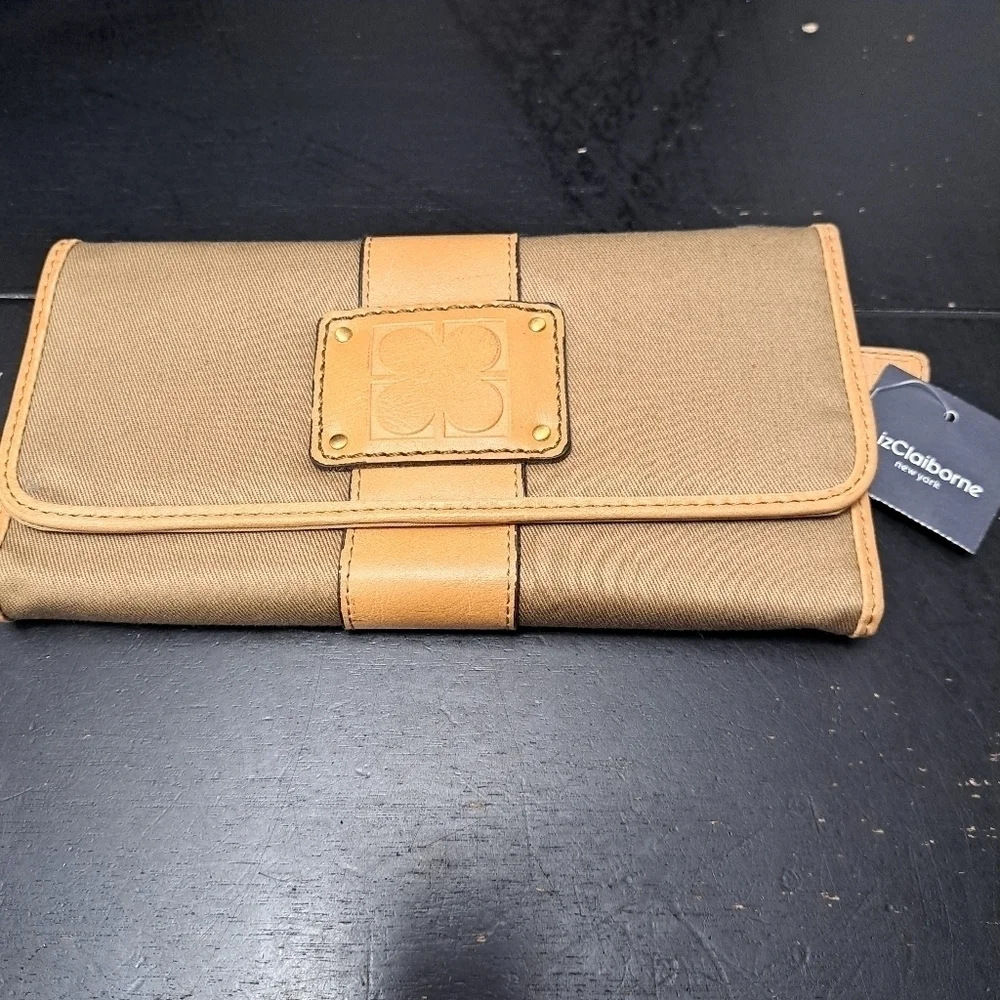 Vintage NWT Liz ClaiborneTri Fold Wallet